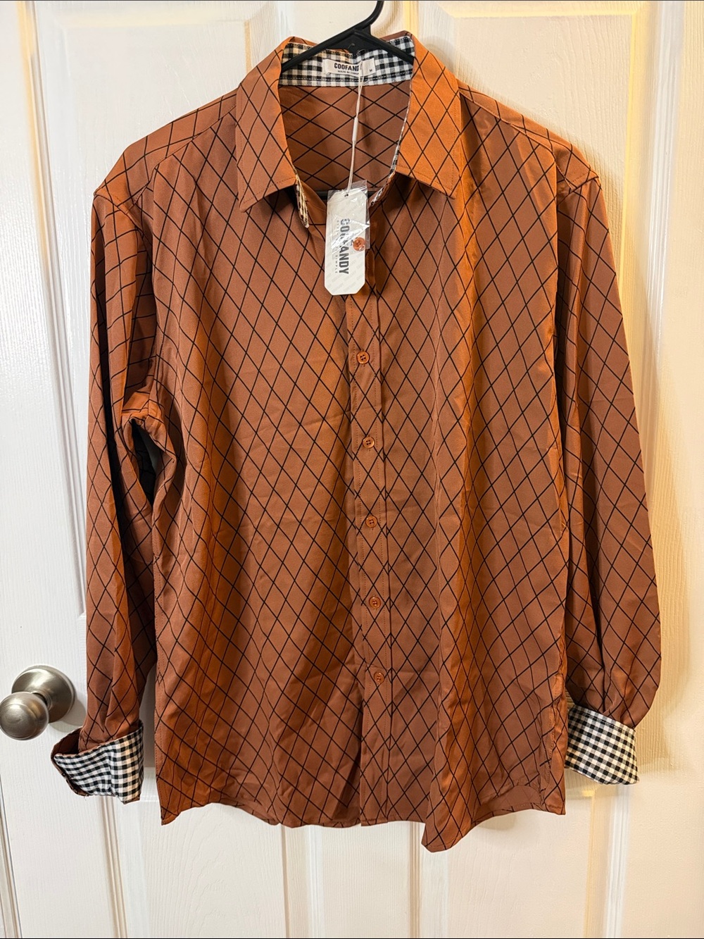 Coogiandy Men’s Rust Diamond-Pattern Long-Sleeve Button-Down Shirt